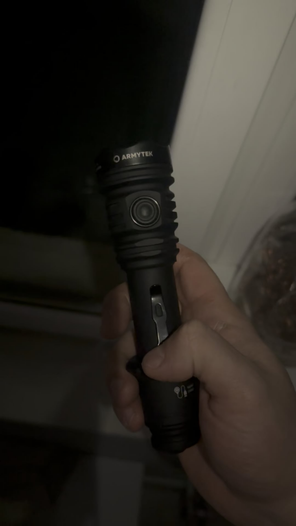 armytek predator pro max