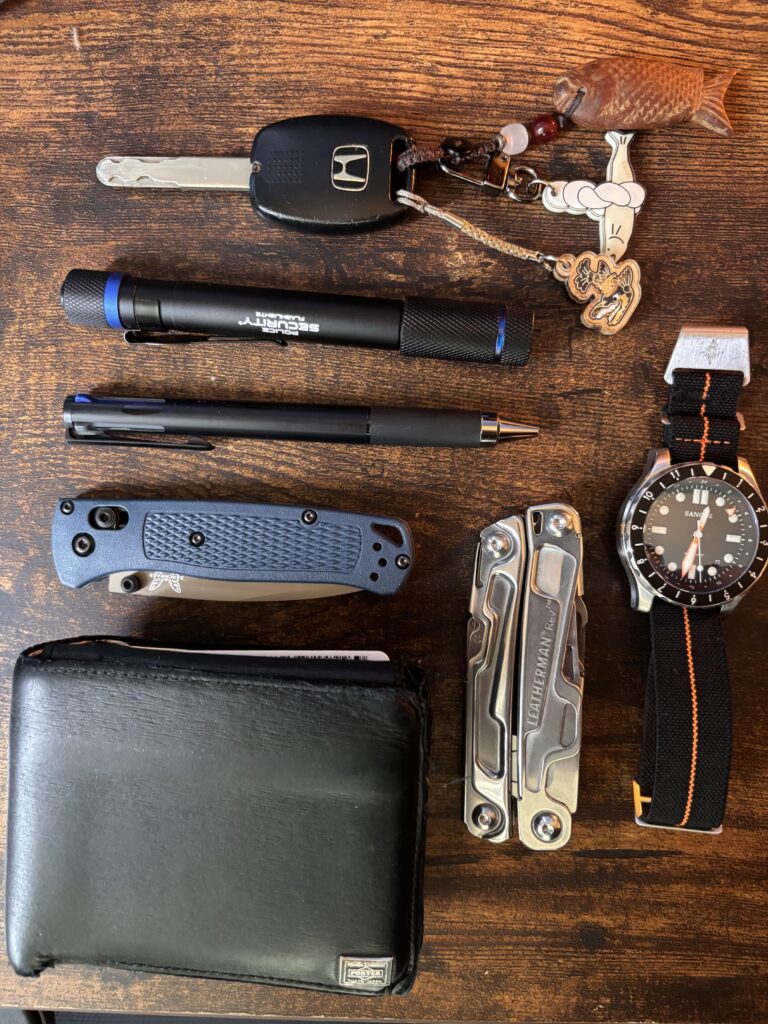 Neatly aligning items usually dumped on a desk