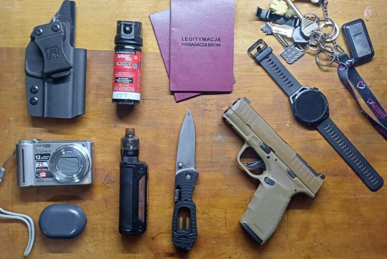 Off-campus polish student EDC