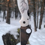 Jumping spider scales on the Spyderco Para 3