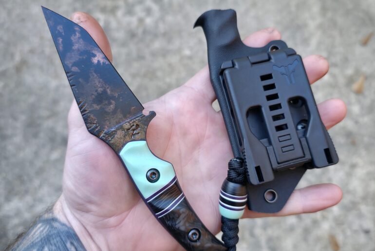 1084 with Apocalyptic finish, Tiffany blue G10, Carbon Fiber with Royal purple G10 liners and carbon fiber split.🤙