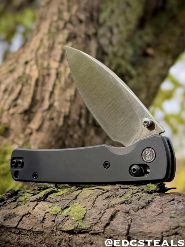 Miguron Vakor M390/Titanium. The one that truly deserves the title “Bugout Killer”