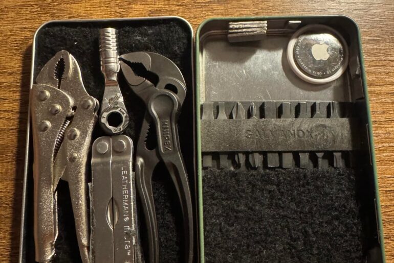 My EDC toolbox I bring everyday commuting to work on my inline skates. Also helps me at work (OR circulator), since a lot of stuff at work need tinkering.