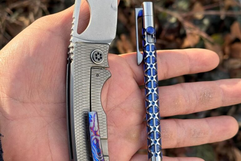Day Off Carry 🩶🧡💙