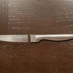 I was cutting through some averagely-soft cheese when this happened...