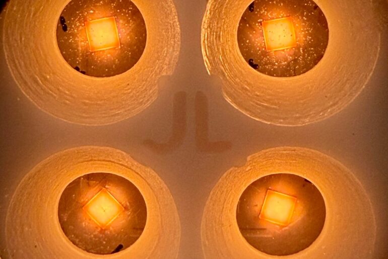 E17a 1,850k KR4 - Mule, Copper, Brass