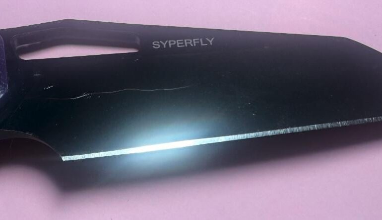 Sharp Edged Syperfly Folder
