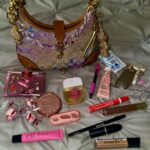 What does my purse contents say about me??