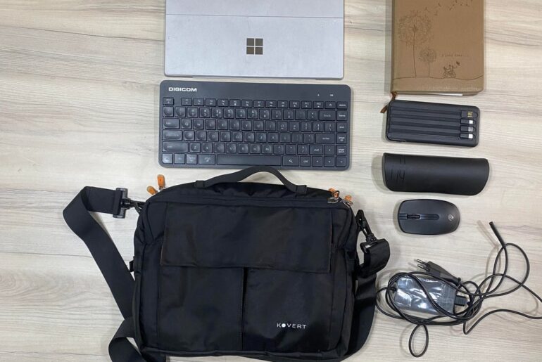 Customized this bag to go from 7L Sling mode to 22L Backpack mode on request from a Reddit sub member