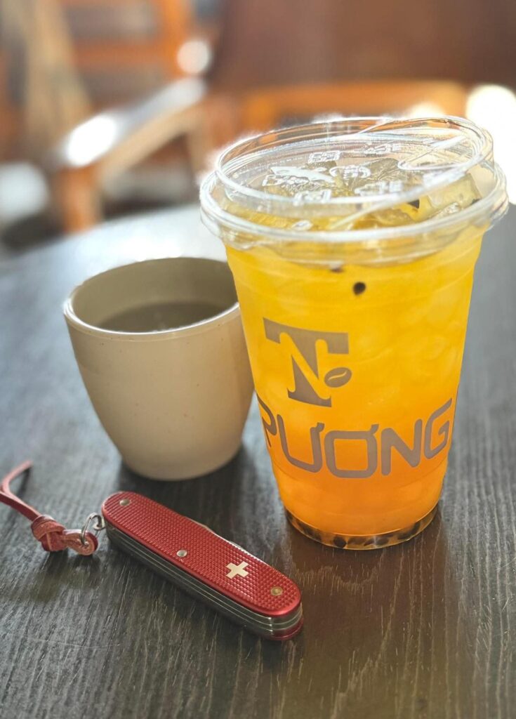 MONDAY: Refreshing vibes and a splash of Red.