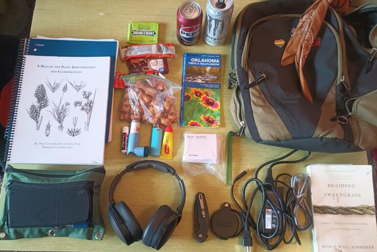 What's in my school bag: guess my major/minor