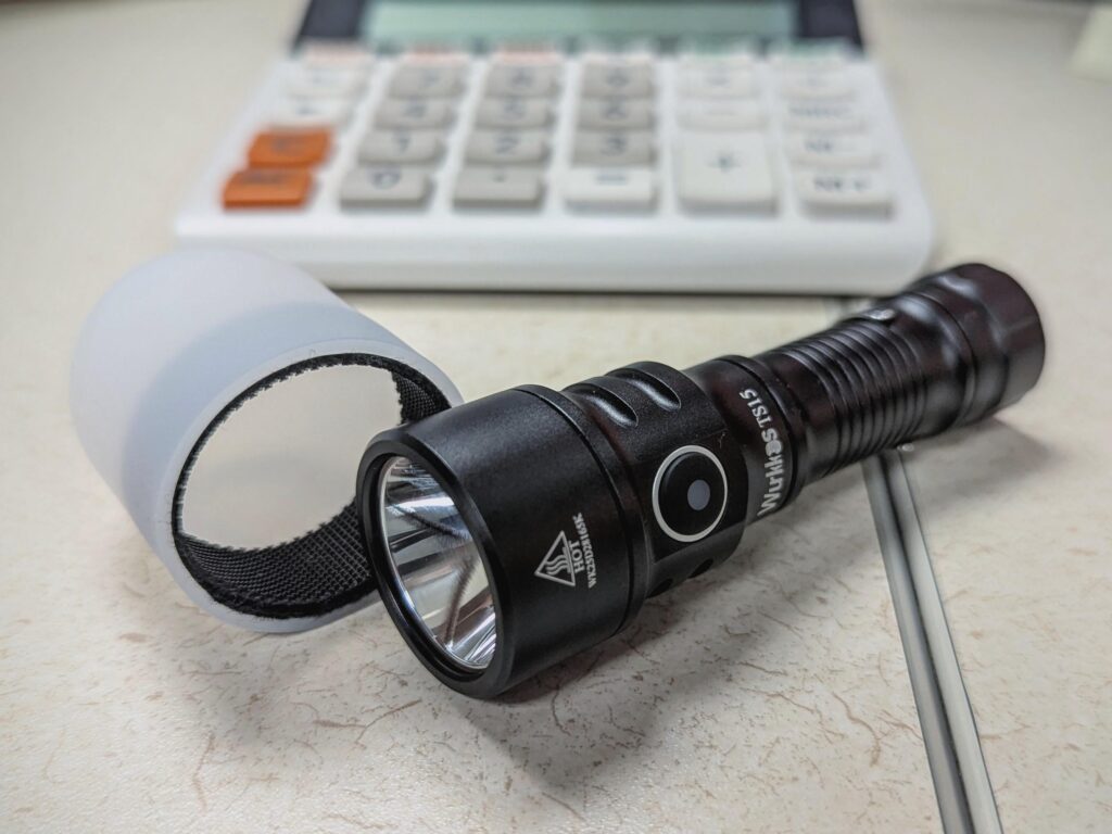 Anyone else EDC a throwy flashlight?