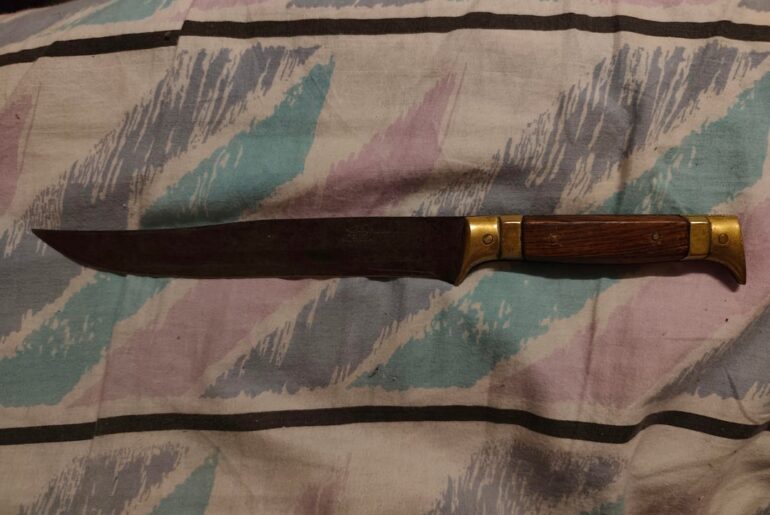 Anyone have any idea what brand/maker this knife is?