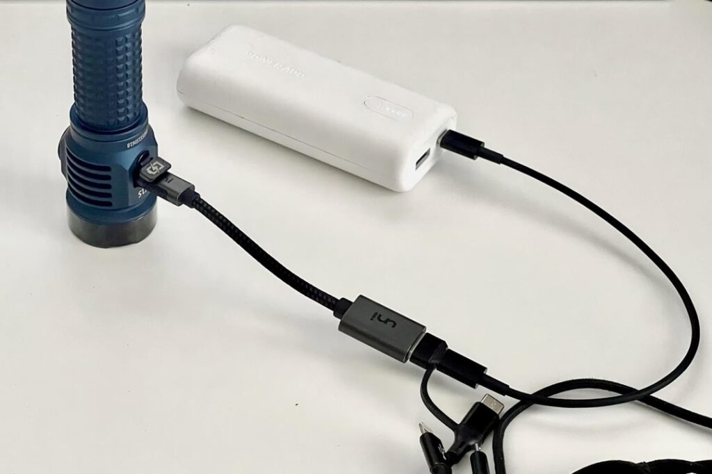 Reverse charging with Fireflies USB-C lights (X4 Stellar, X1S Pharos, E04X Surge)