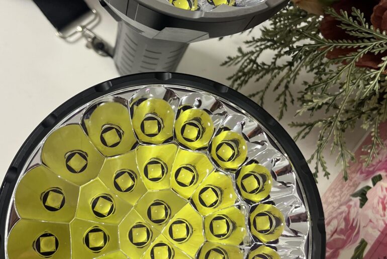 Got the big dog MS 32 bright at 200.000 lumens .. but it seems the MS18 is doing much better??!