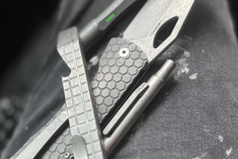 Friday Ti-day 🦾🔪 🖊️ 🔦