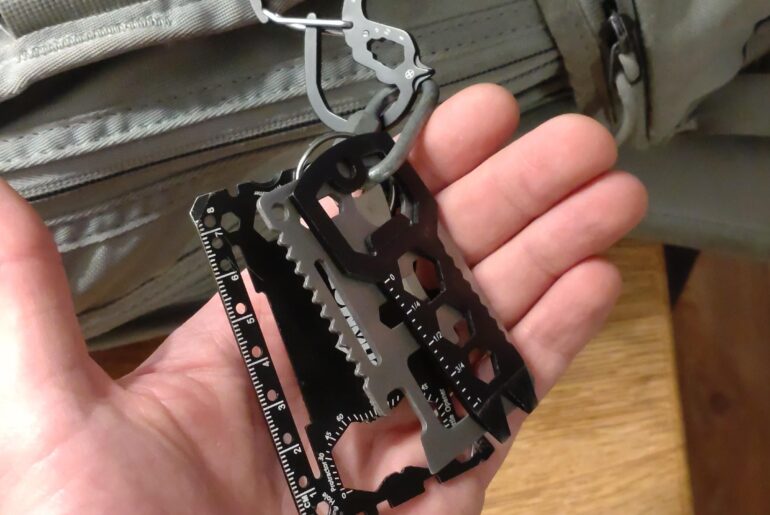 Keychain multitools bundled up together.