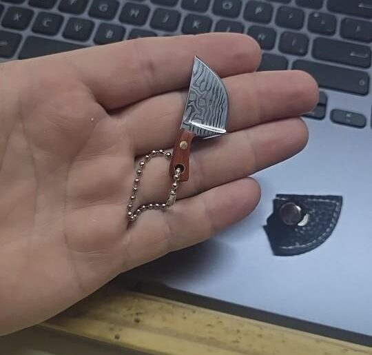 Got myself a knife 🙈. Any great thoughts?