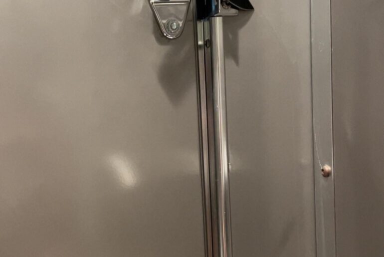 Finally had to use my knife as a lock