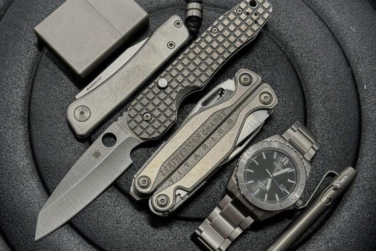 Today’s things… and I forgot to put my Ti Frag flashlight in the shot. 🤦🏻‍♂️