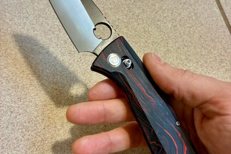 Daggerr Knives Alligator with Spydie-Hole