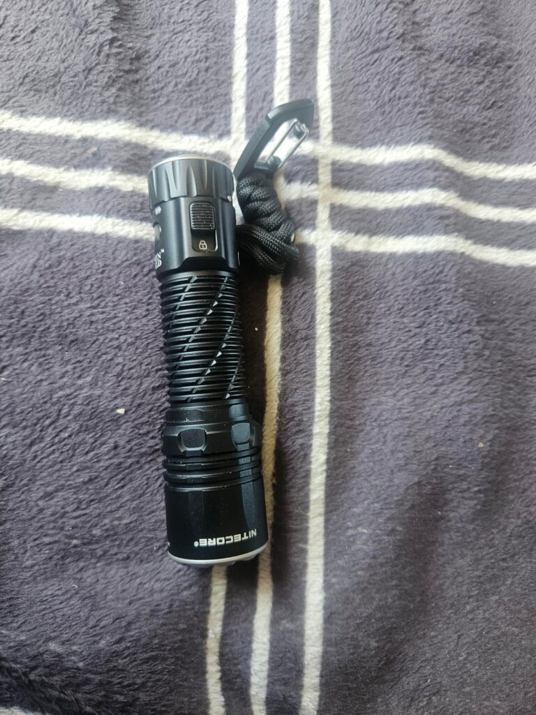 Nitecore edc35 (Problem with locking system)