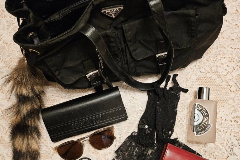 Daily bag contents! Assumptions welcome