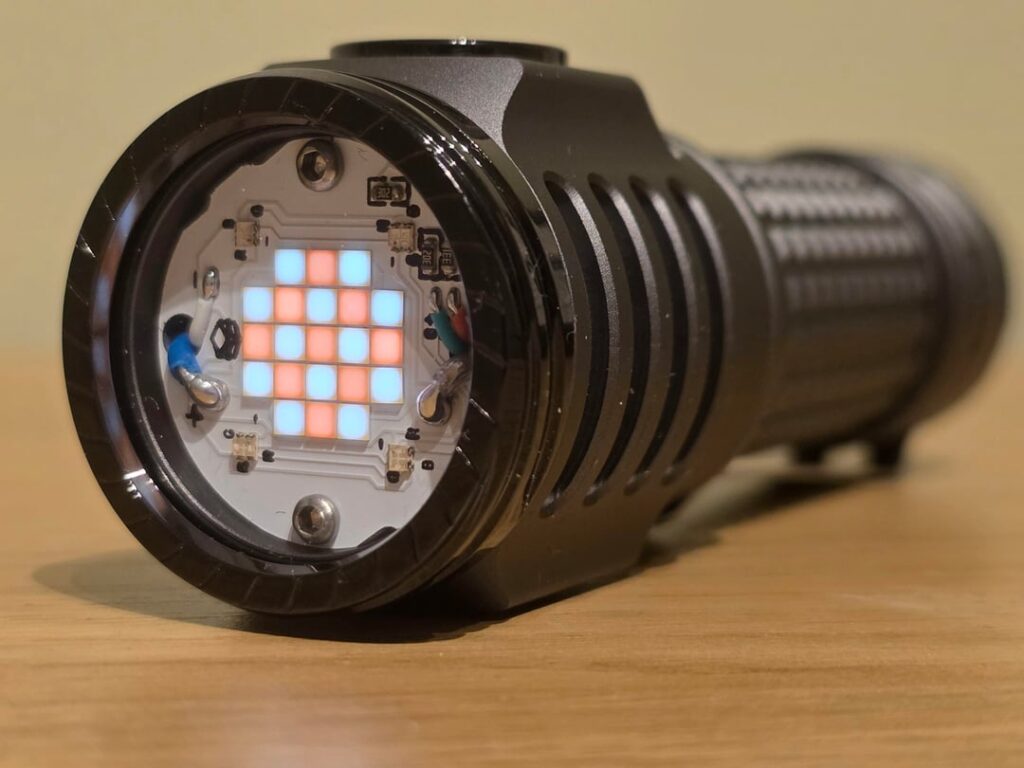 [NLD] Fireflies Nov Mu V2S - E21a 3500k mix