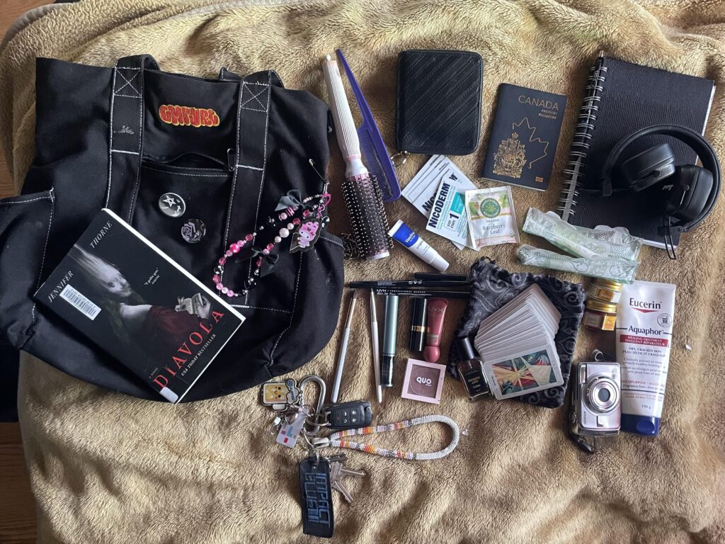 My everyday bag, read me to filth 👀