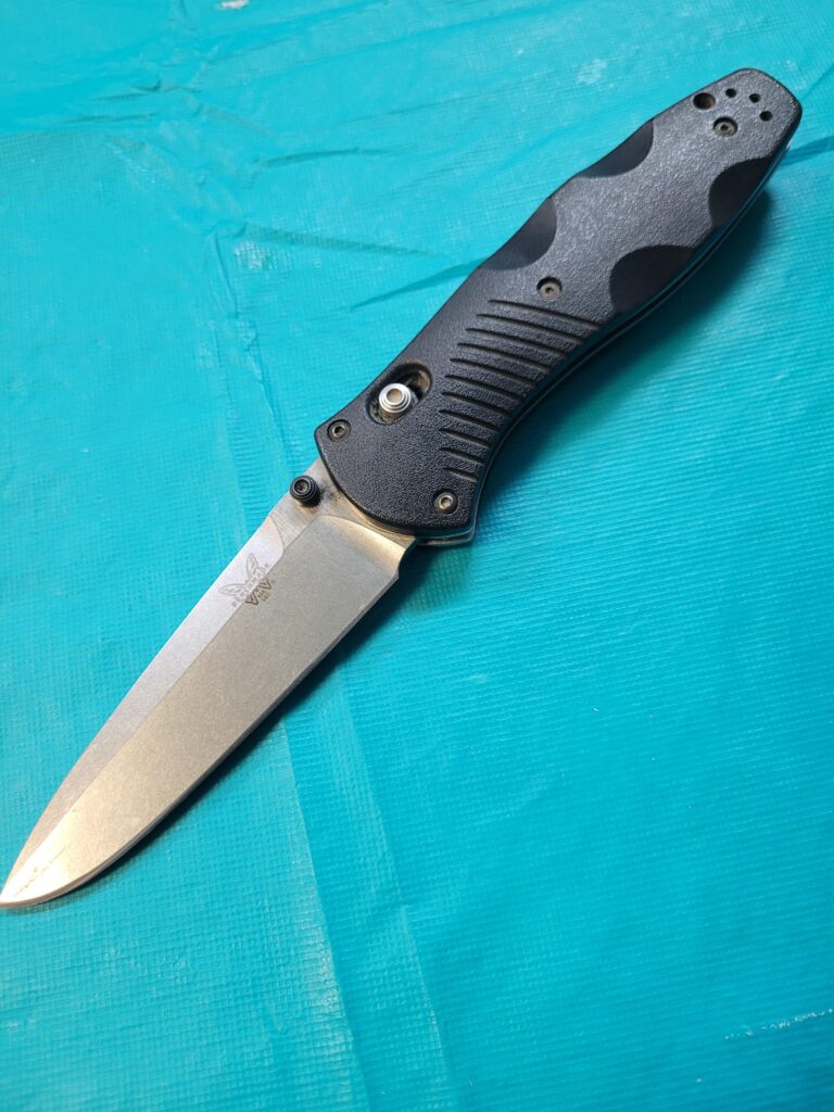 What knife isn't your favorite but still gets used/carried regularly? I'll start: