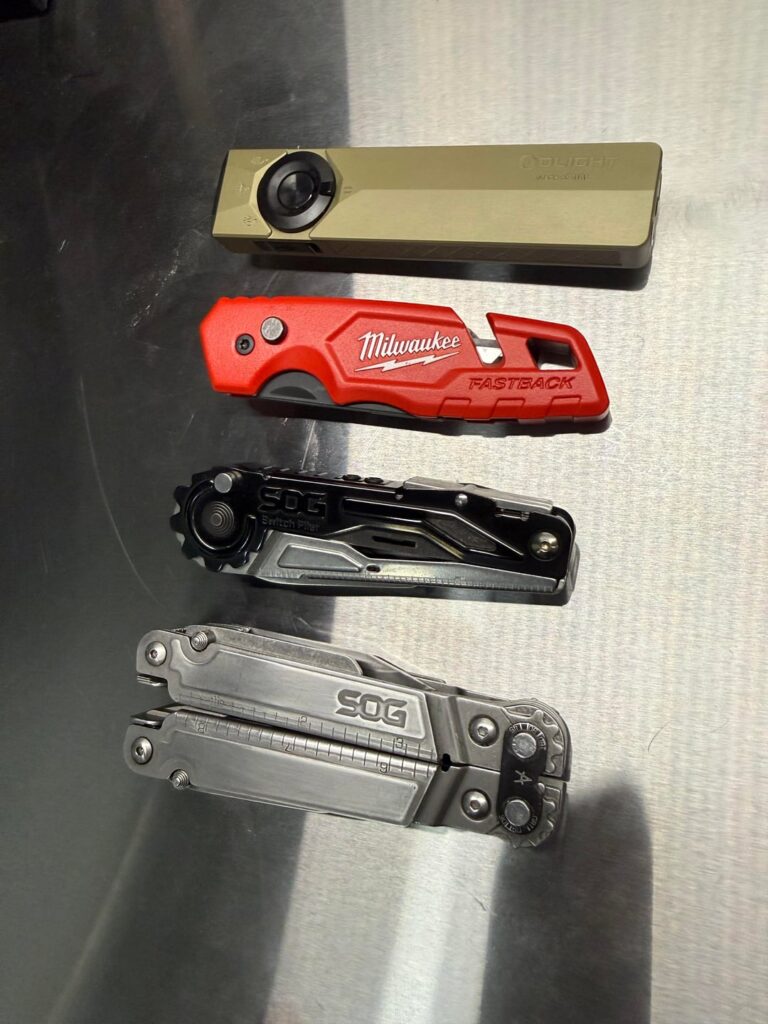 Opinions of my EDC for work?👍🏽