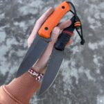 Pick one, leave one. Which one stays?🤨