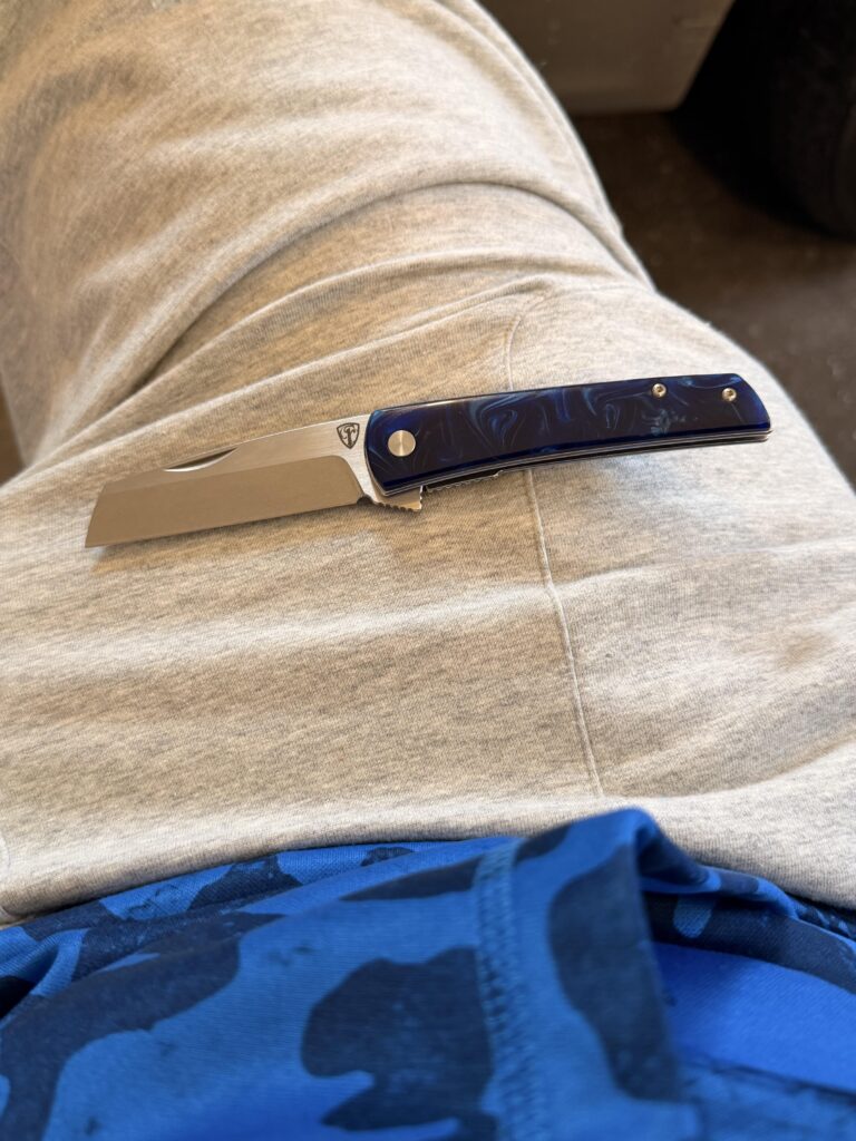 Anyone else match knives to outfits? Just me?