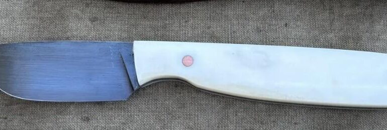 Other than a fixed blade, what would you call this style?