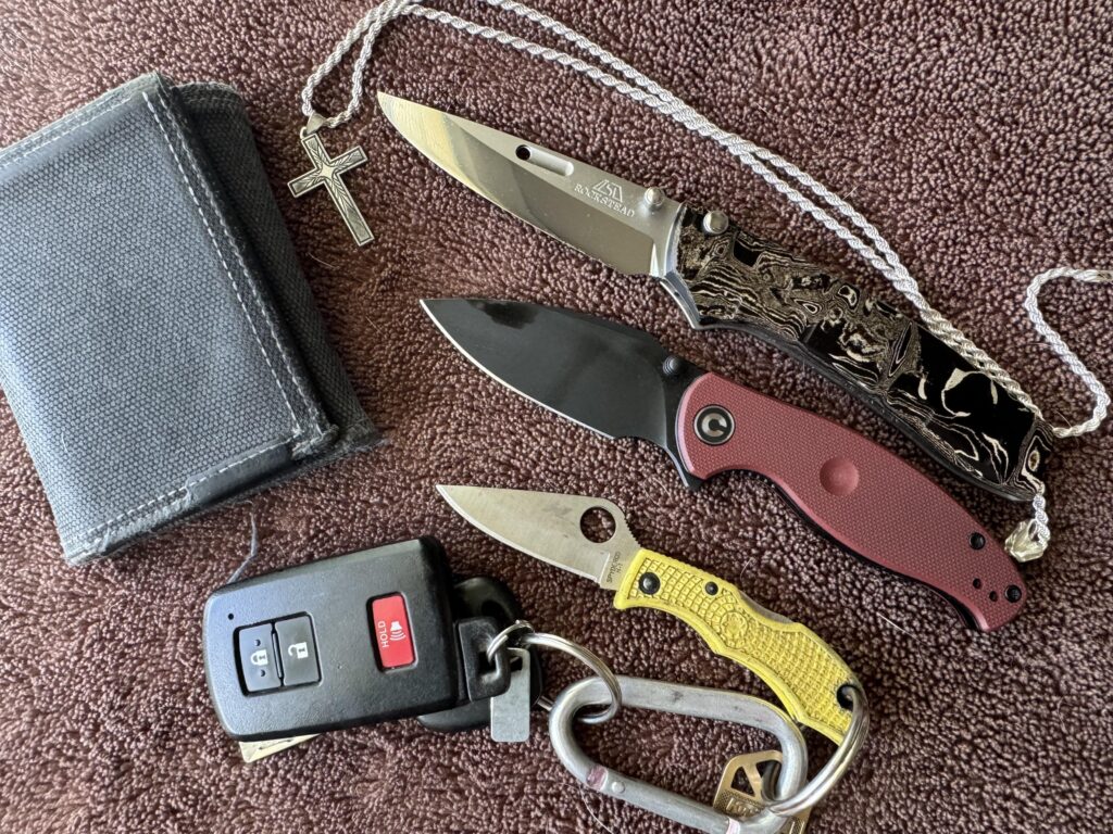 Long time lurker first time poster, knife fanatic carry.