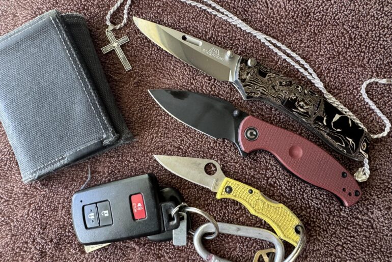 Long time lurker first time poster, knife fanatic carry.