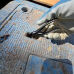 Couldnt find the big metal hook thing at work, Cobra xs is all i need. Lifted it enough to get my hand under for the rest of the way off.