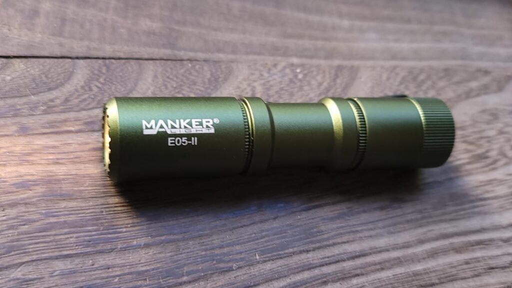 [NLD] and Mod - Manker E05 II 519A 4000K