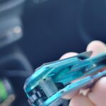 Do all the Winterblade X-folder's have this silicone band where the x-lock rests?