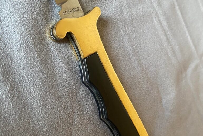 Does anyone know what kind of knife this is?