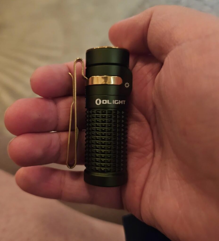 How do I retighten the pocket clip on this?