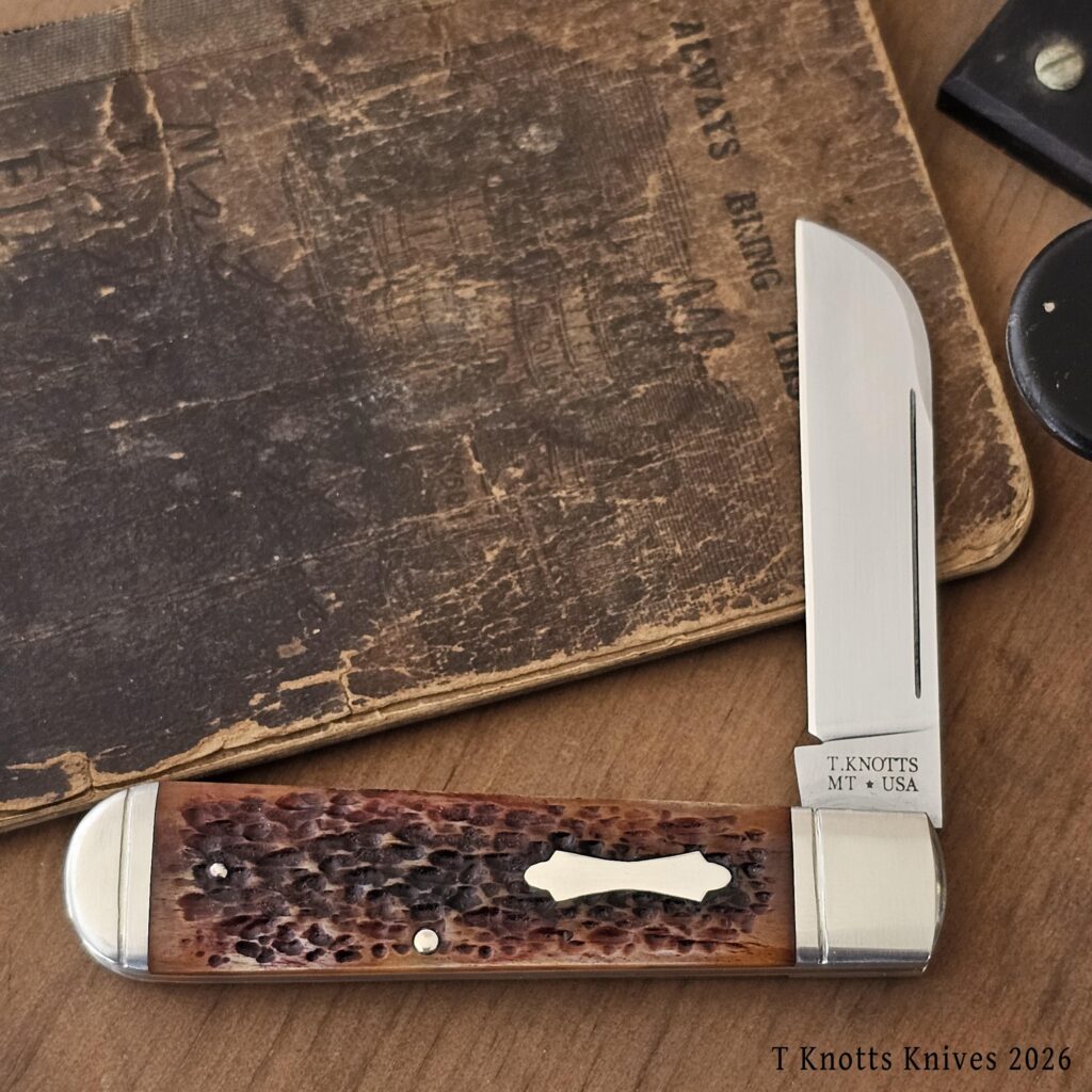 Sheepsfoot slip joint with jigged bone covers