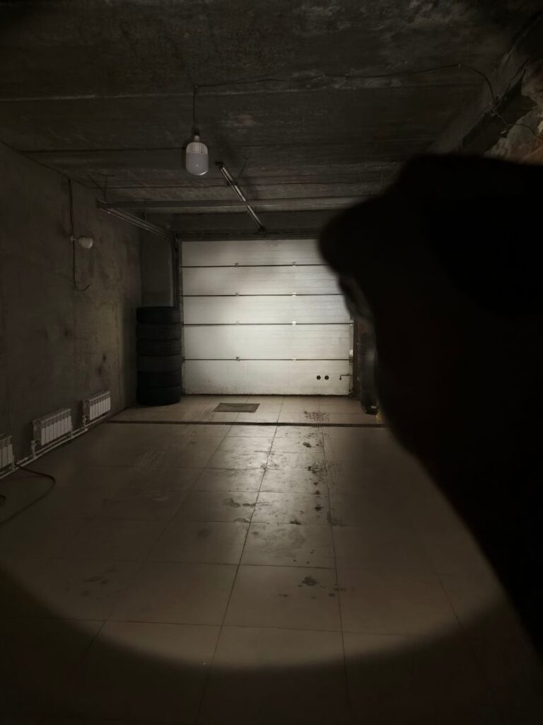 Old-Style 6V Xenon Flashlight!