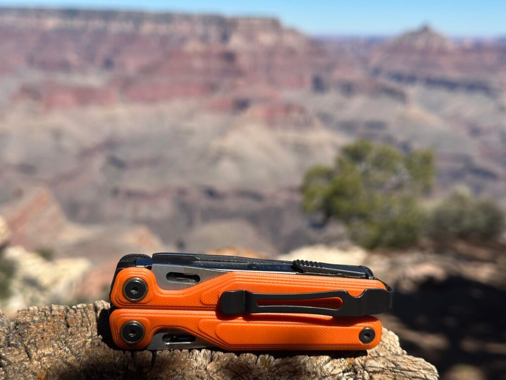 Canyonland at the Grand Canyon. (Leatherman Wave Alpha: Canyonland scales one side, Obsidian on the other)