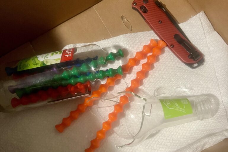 To all those who wonder if the glass breaker works on the Bailout. Yes it works