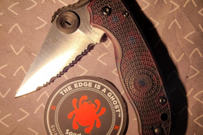 These knives always remind me of Spy vs. Spy