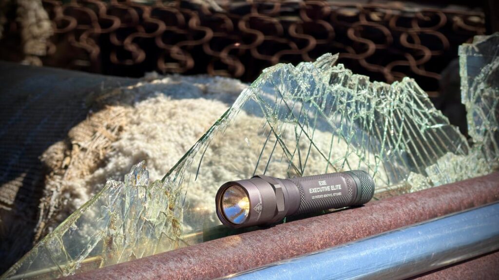 Surefire E2E. First Non-Maglite Incandescent. Absolute Perfection. Beautiful CCT/Tint. It’s Soooo Small. This is One Helluva ‘Flashlity’ Flashlight