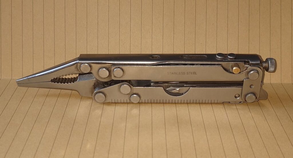 Is this a copy of the Kershaw A100?