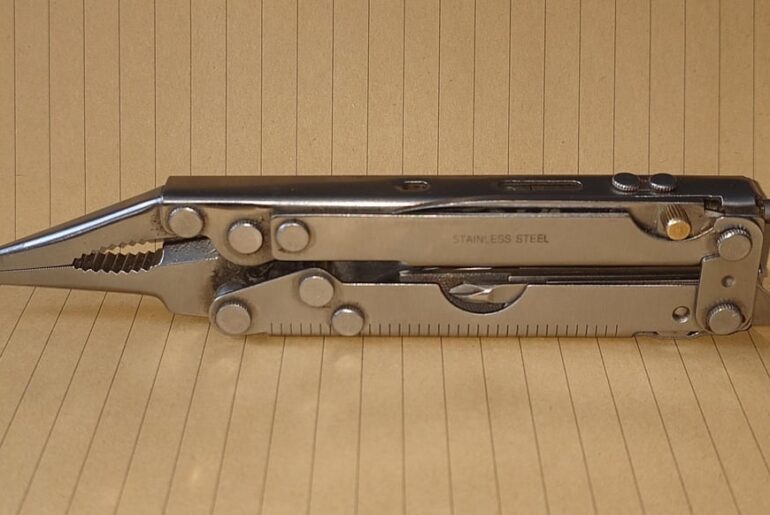 Is this a copy of the Kershaw A100?