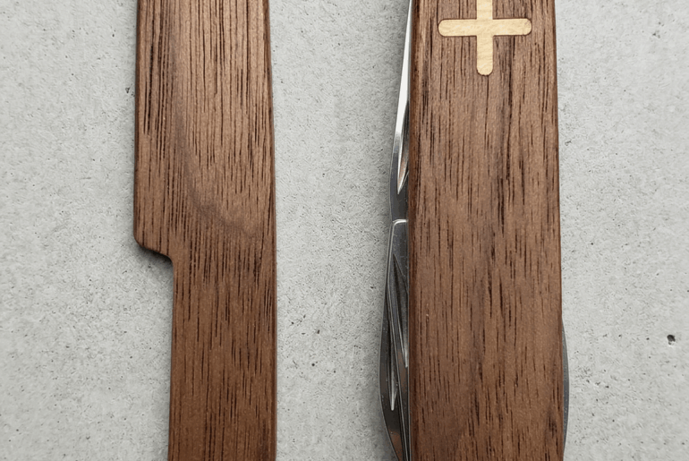 Walnut plus scales with maple inlays on the Victorinox Spartan!